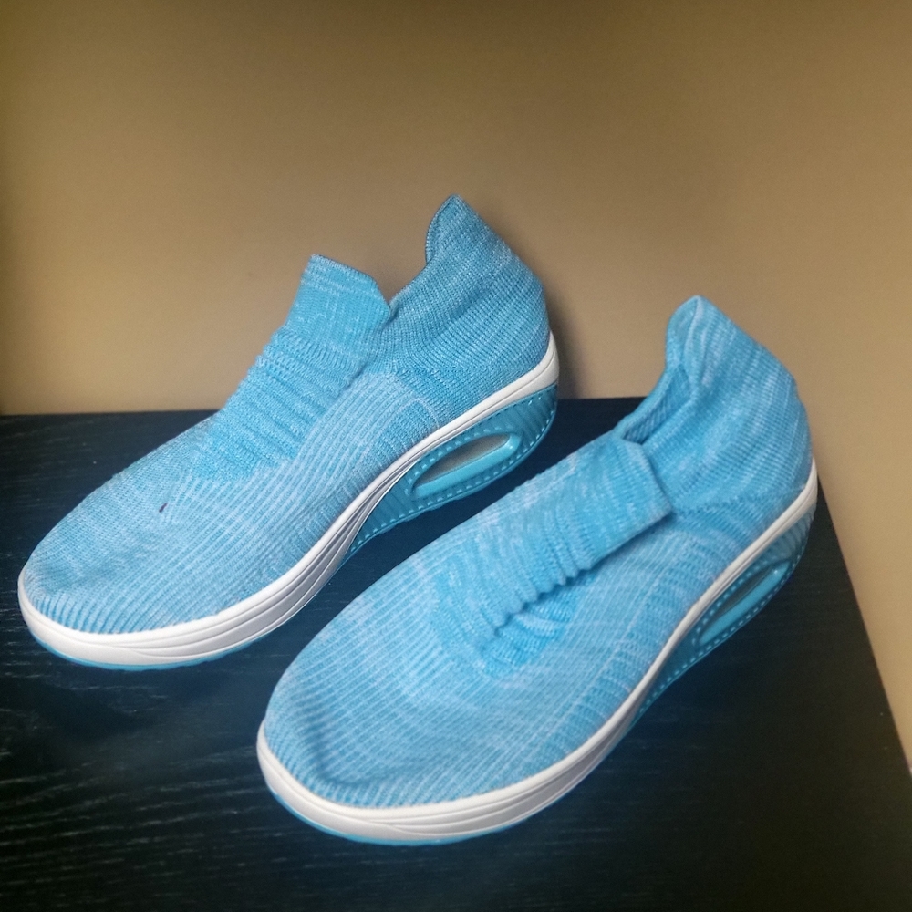 Shoes - Picture 3 of 4